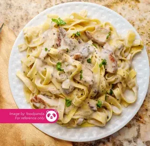 Fettuccine Alfredo Pasta
